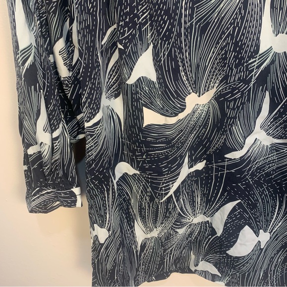 Diane Von Furstenberg Cahil 100% Silk Printed V Neck Blouse - Picture 6 of 13